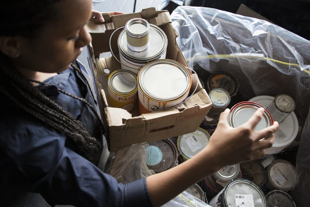 How to recycle old paint